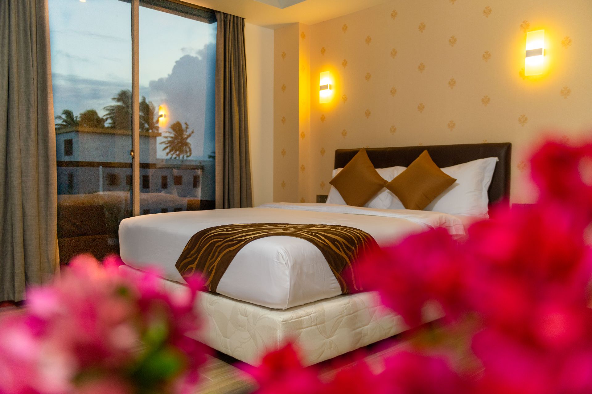 Junior Jacuzzi  Sea View Suite With Belcony